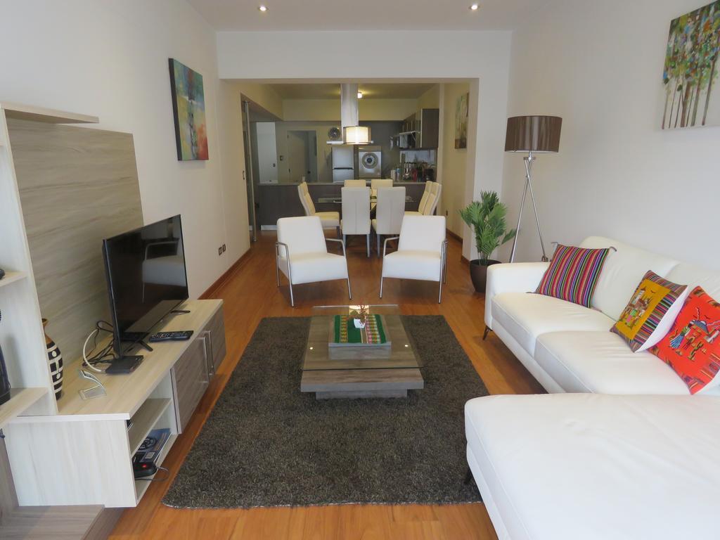 Spacious Apartment In Miraflores Lima Room photo