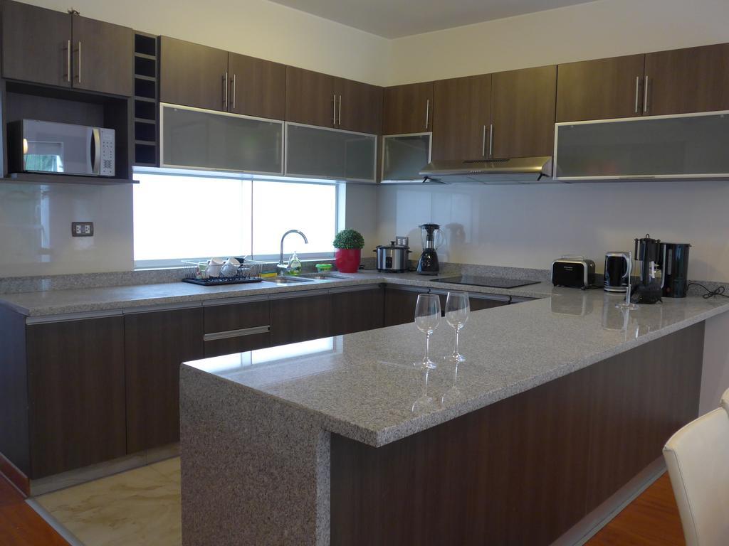 Spacious Apartment In Miraflores Lima Room photo